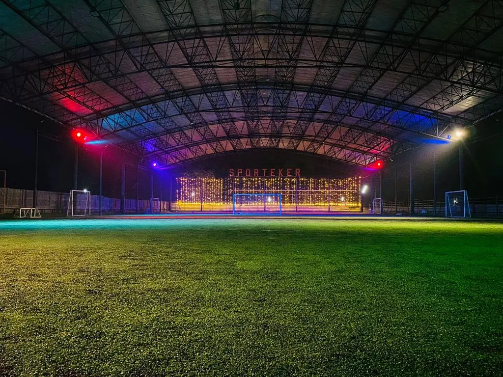 Sporteker arena with lights